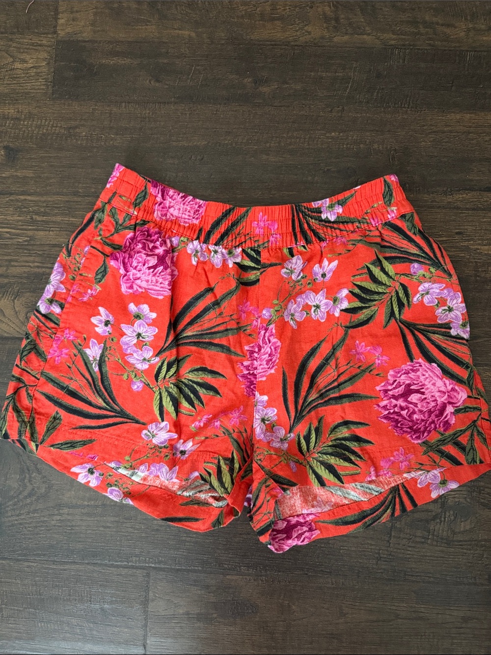 Old Navy Red Tropical Floral Elastic-Waist Women's Shorts